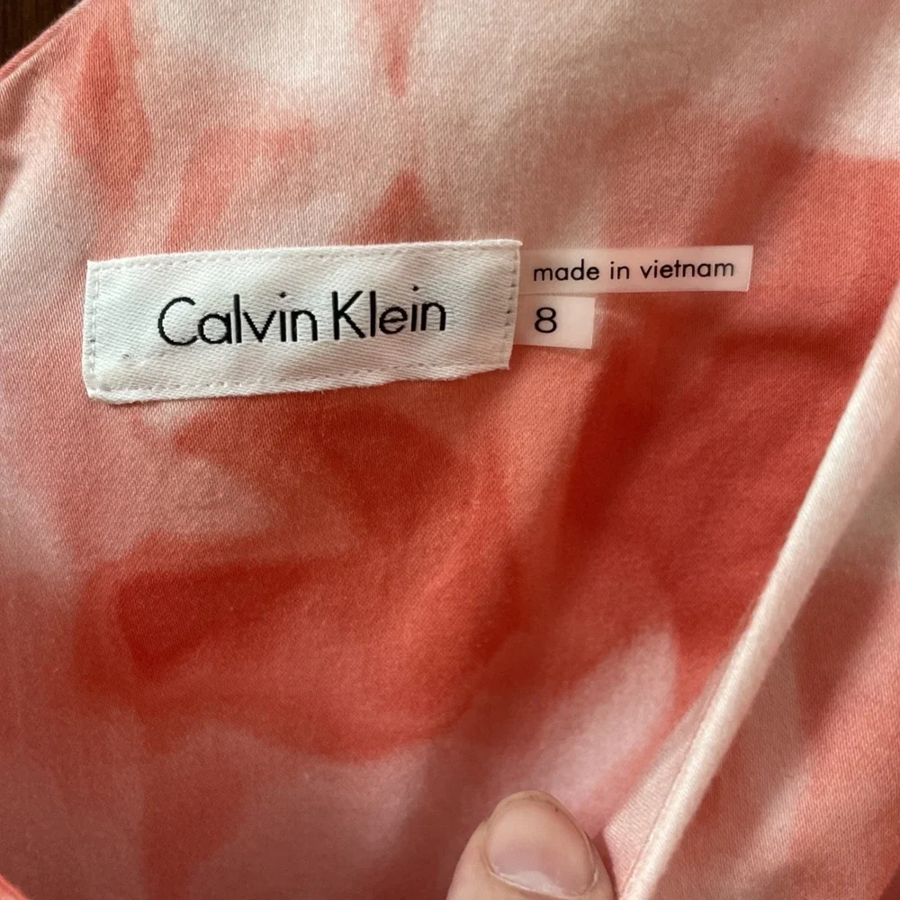 Calvin Klein Watercolor Belted Dress Pleated  Size 8 Pink White V Neck
